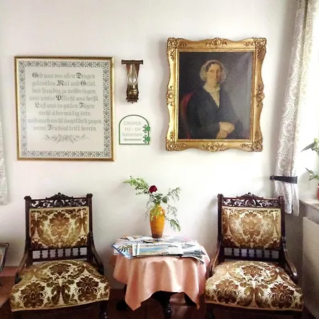 Отель Hotel Gruenes Tuerl