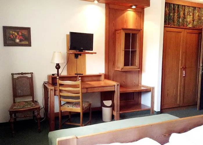 Gruenes Tuerl Otel Bad Schallerbach